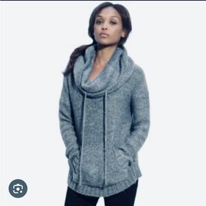 Kensie blue cowl sweater. Cozy kangaroo pocket